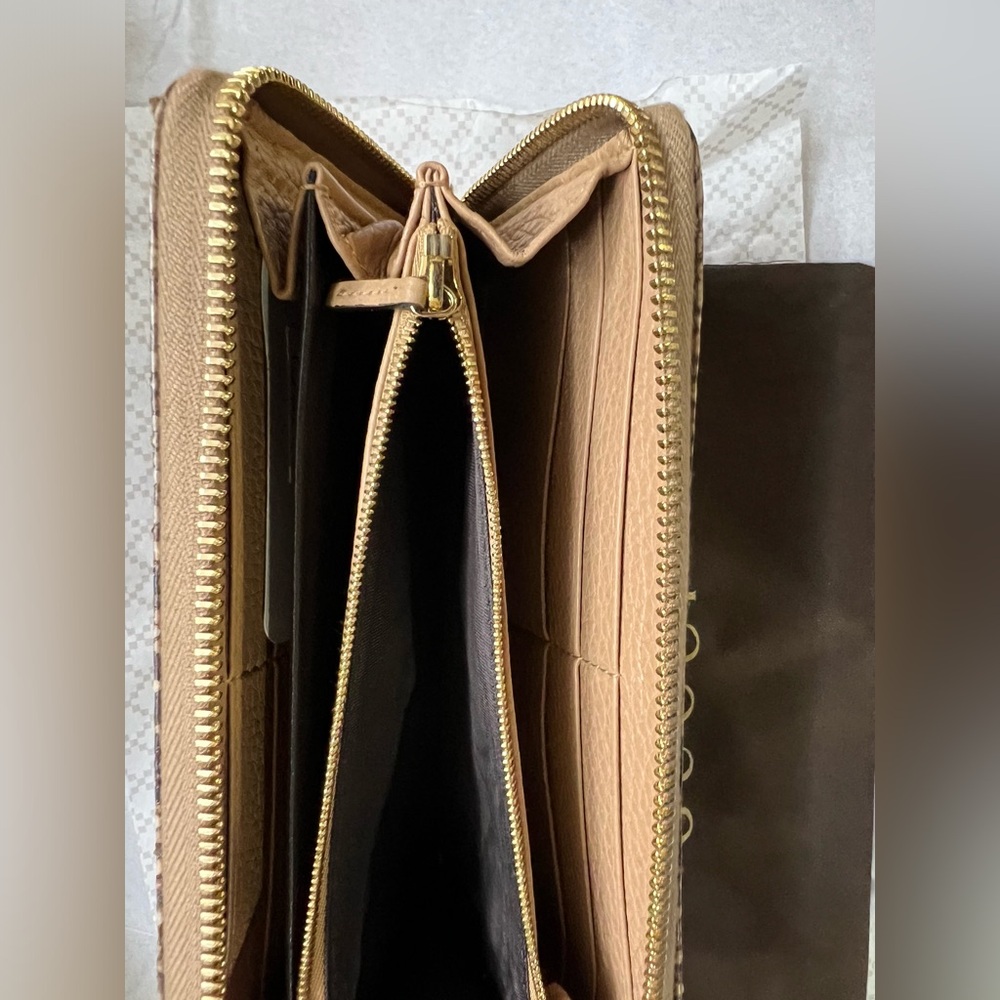Authentic Gucci Python, Continental Wallet - Picture 8 of 11